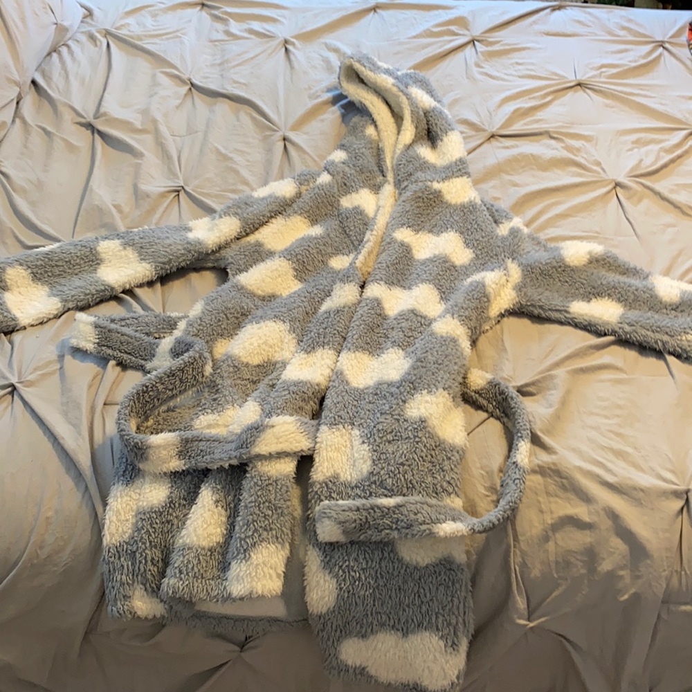 Cloud fuzzy robe